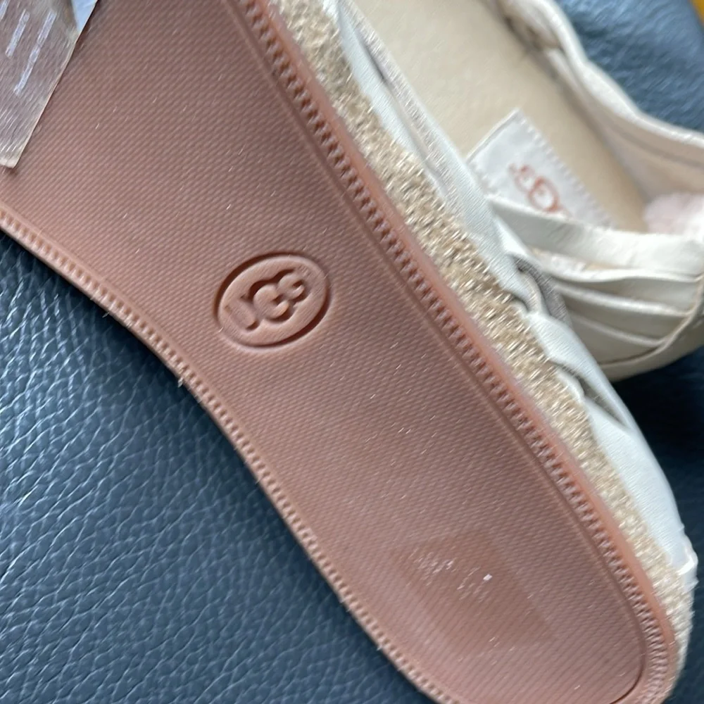 UGG Espadrille Tippie Nubuck Leather Flats Size 10 Effortless Chic Normcore